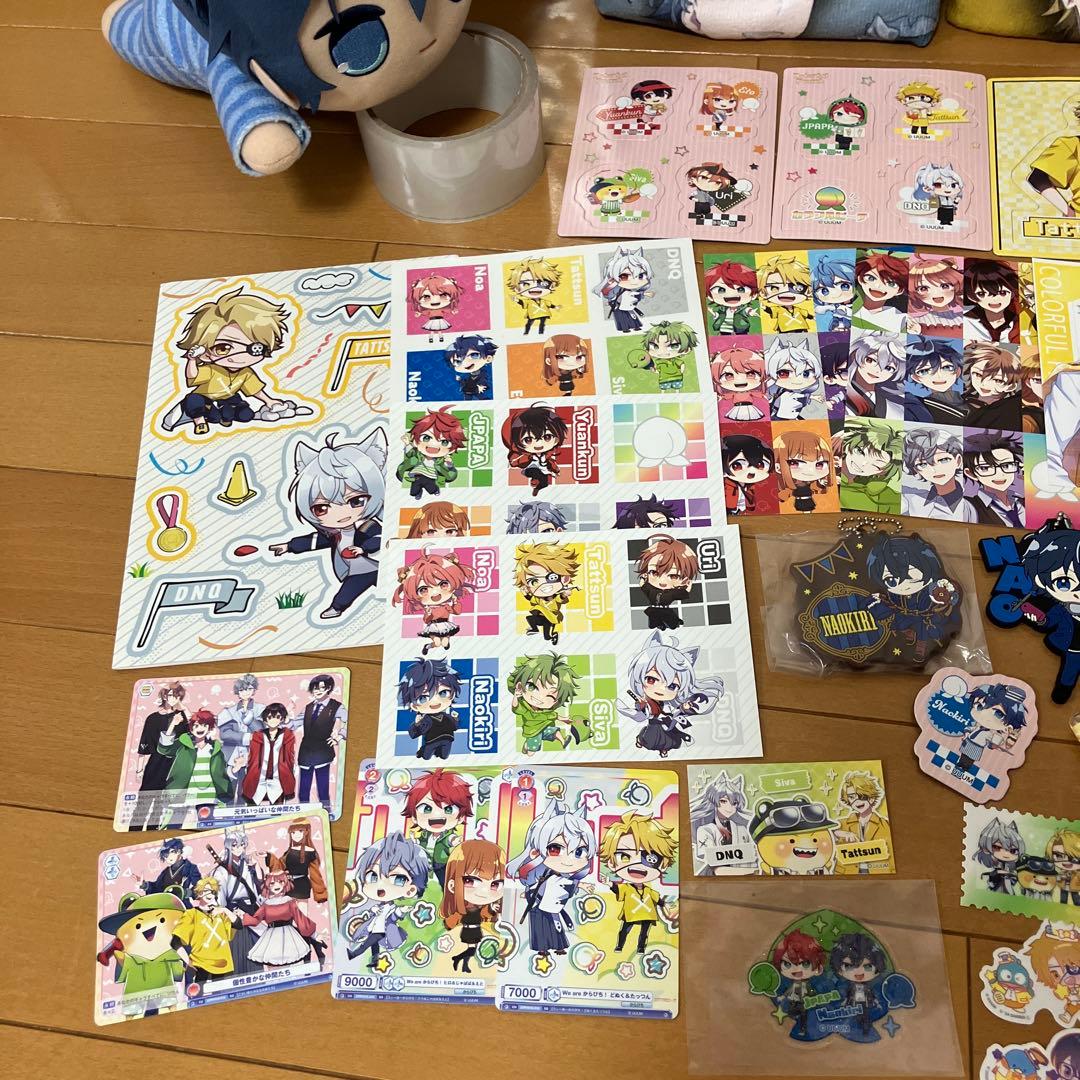 カラフルピーチ　グッズ　1番くじ　ガチャ　ぬいぐるみ　タオル　ステッカー