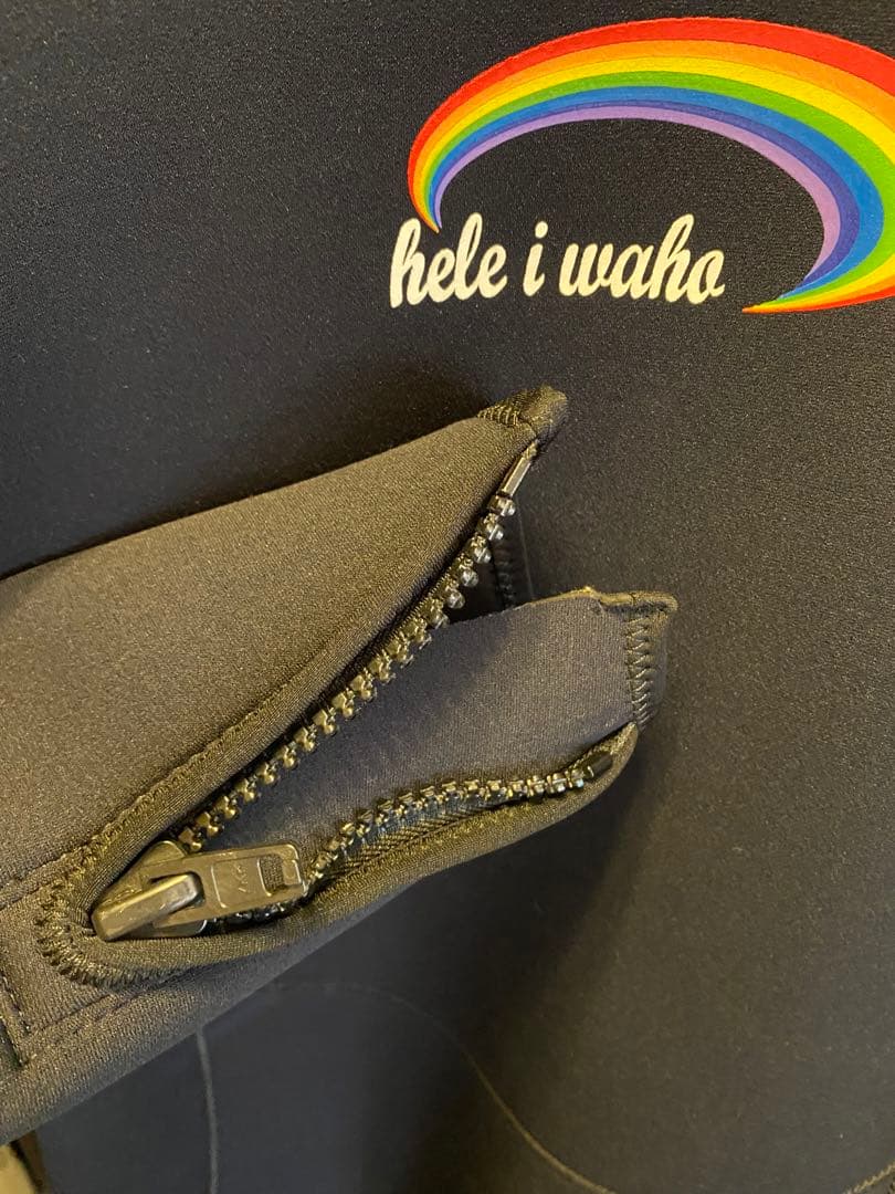 Hele i waho　ヘレイワホ　ウエットスーツ