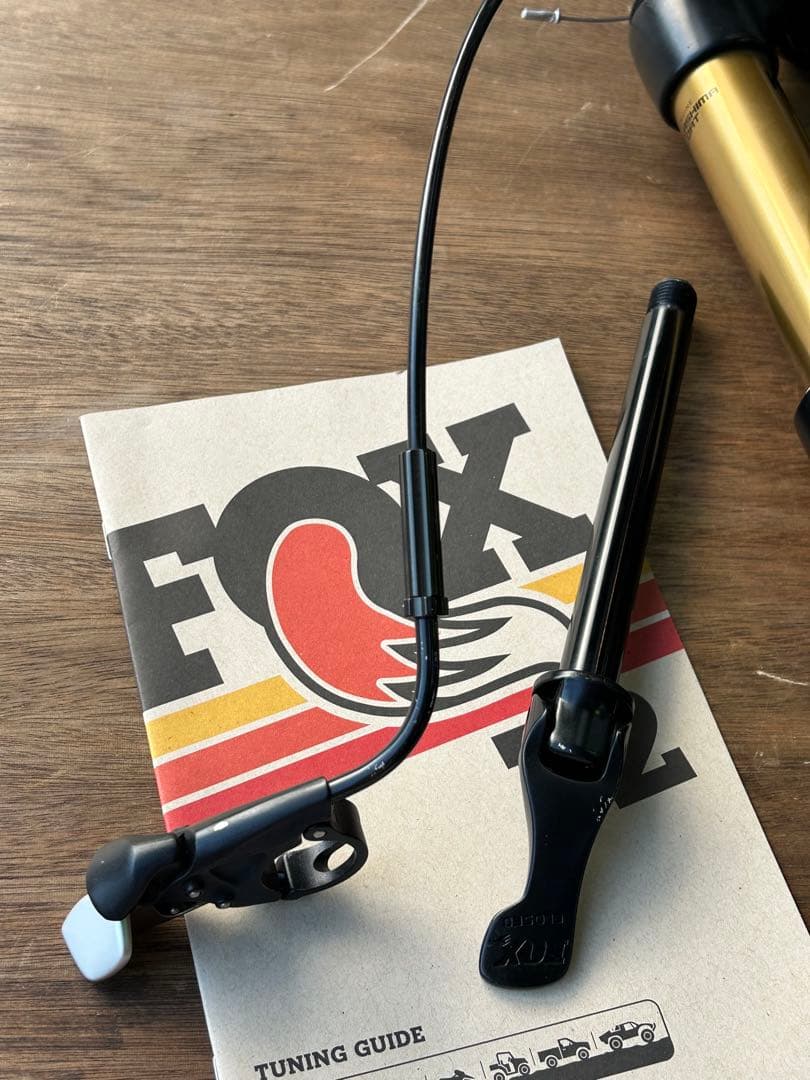 FOX 32 FACTORY 27.5 100 サスペンション