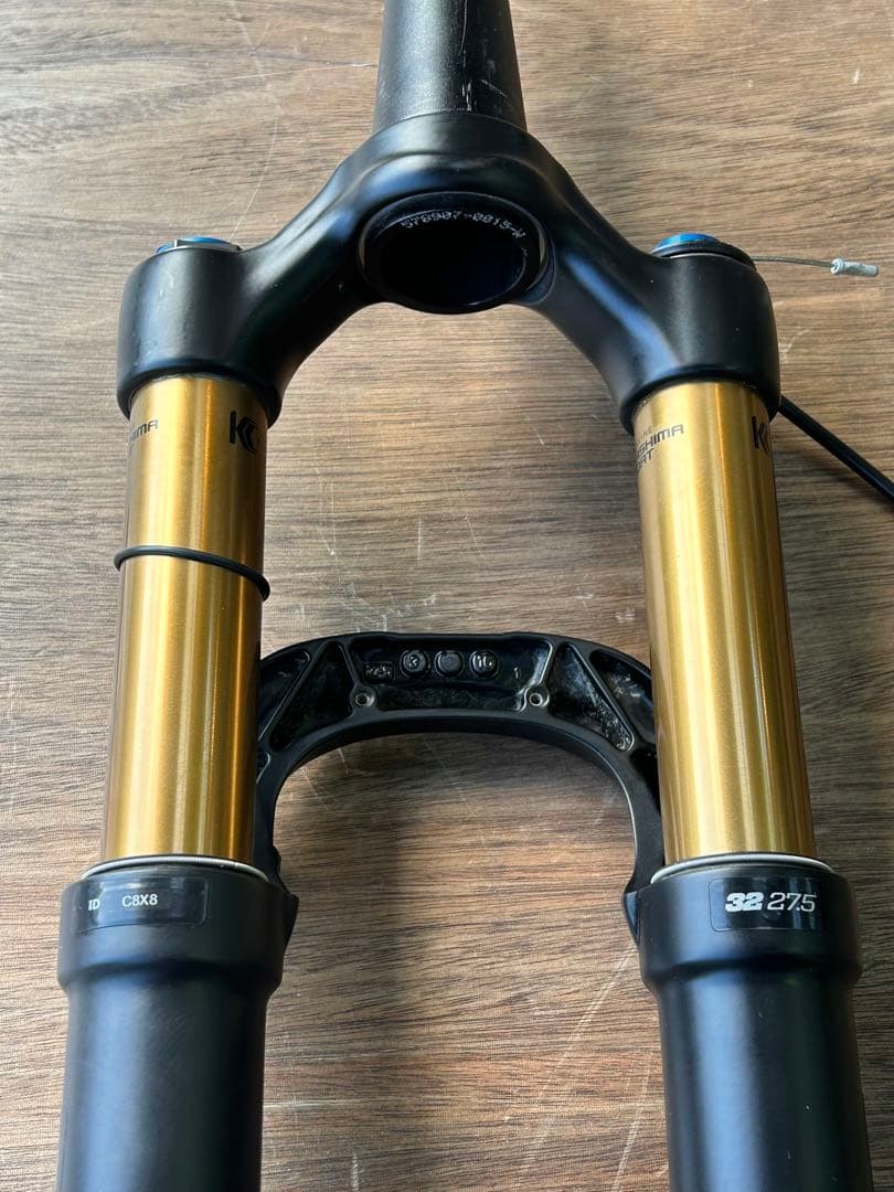 FOX 32 FACTORY 27.5 100 サスペンション
