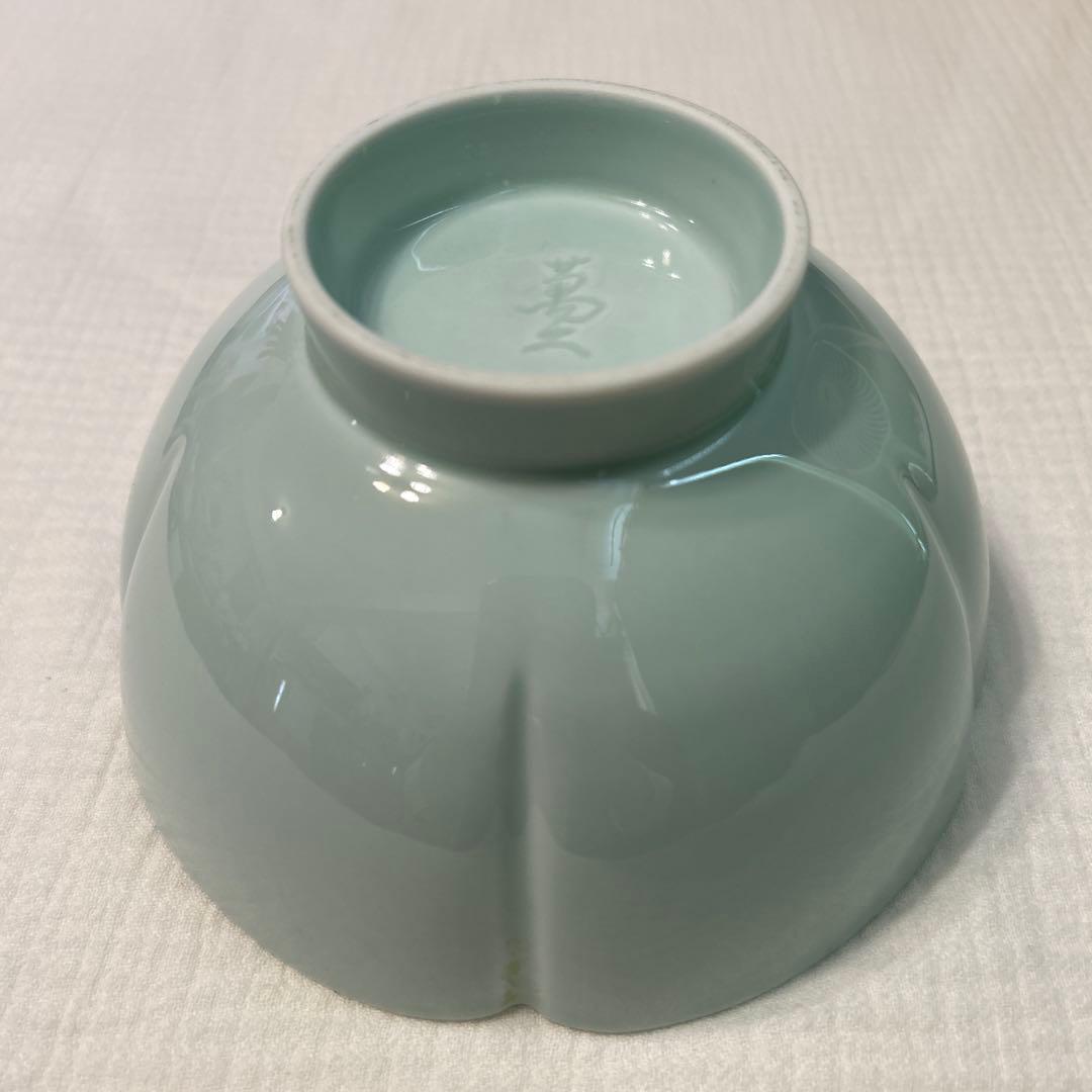 【新品未使用】人間国宝　井上萬二　青白磁花型鉢(箱なし)