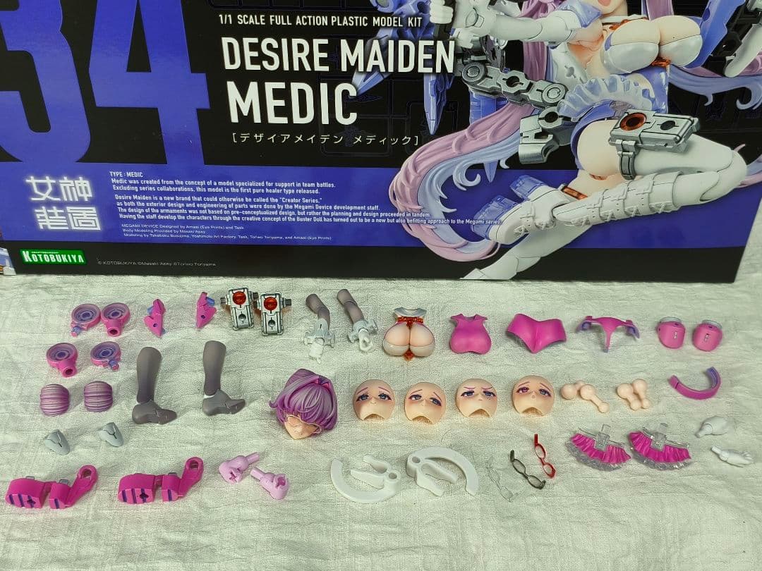 メガミデバイス　デザイアメイデン　メディック　塗装完成品
