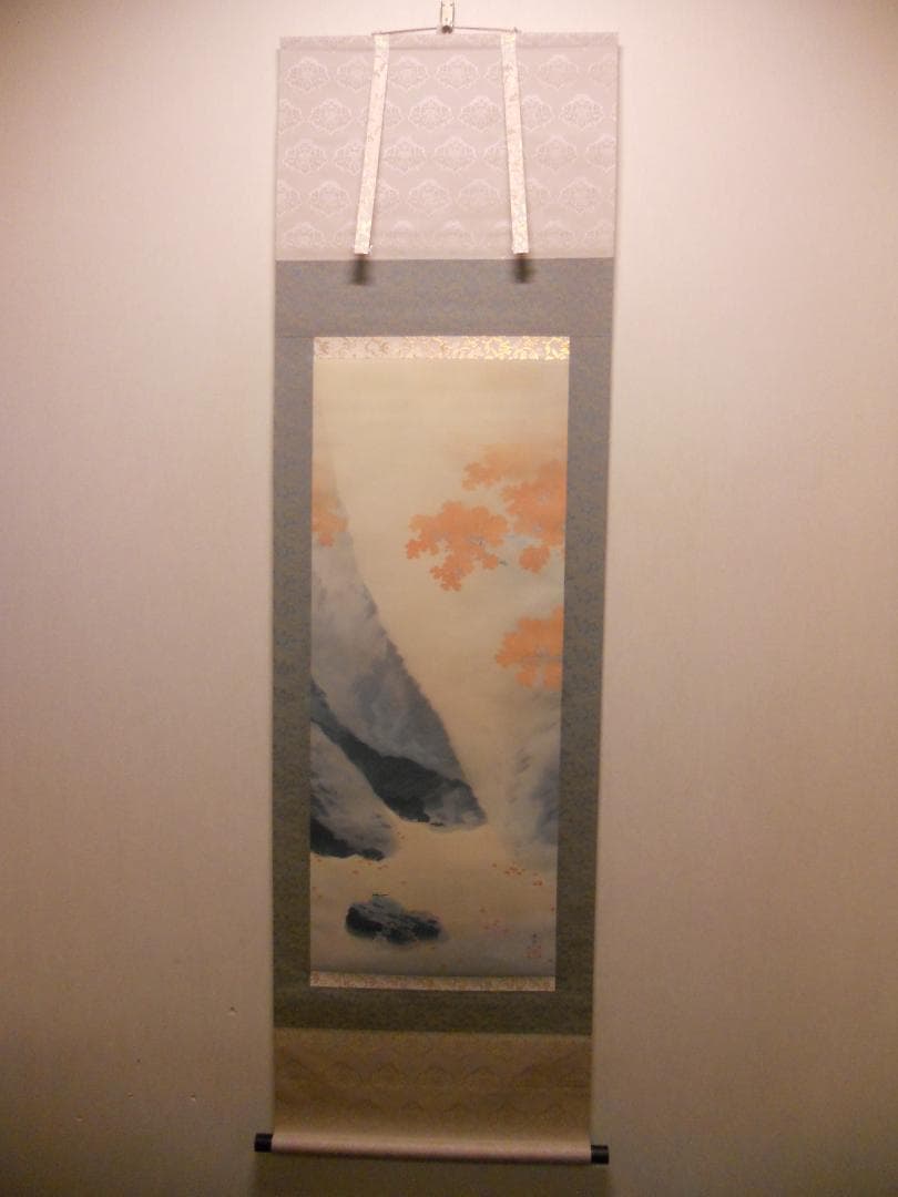 掛け軸 菱田春草 作『 渓間之秋 』 絹本 名品 複製 希少 茶道具 掛軸 美品