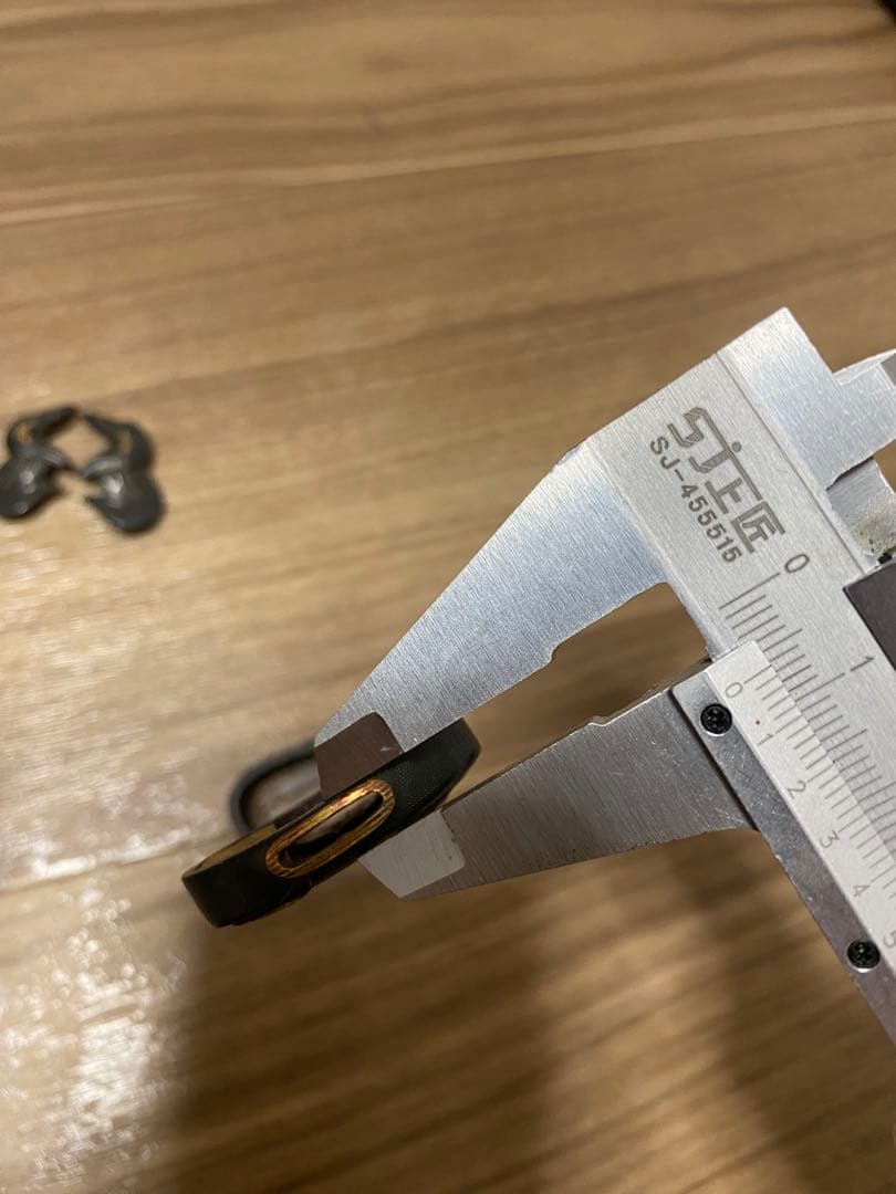 頭　縁　目貫