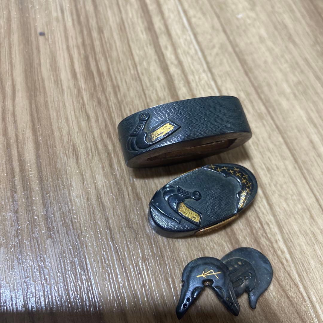 頭　縁　目貫