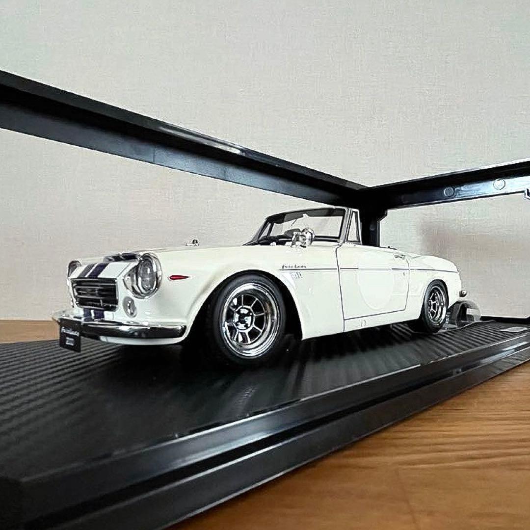 【ミニカー 美品】イグニッションモデル 1/18 ダットサン フェアレディ
