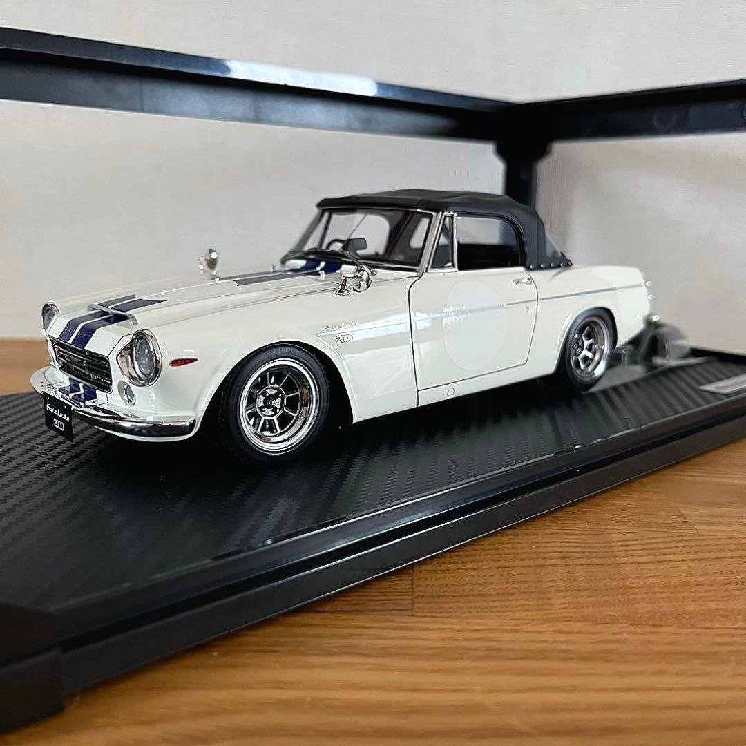 【ミニカー 美品】イグニッションモデル 1/18 ダットサン フェアレディ