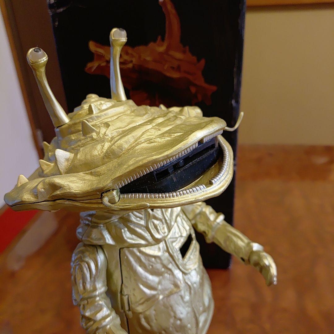 ウルトラマン怪獣フィギュア ゴールド　カネゴン貯金箱　ゴールド