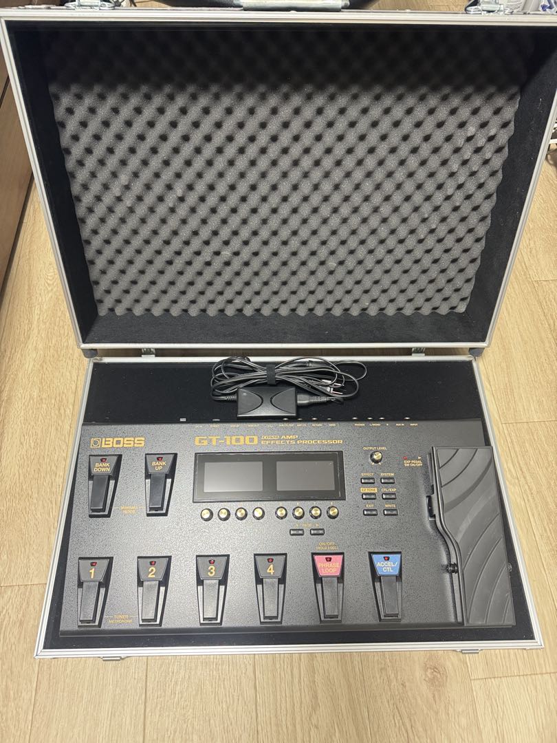 BOSS GT-100 マルチ エフェクター ハードケース付き