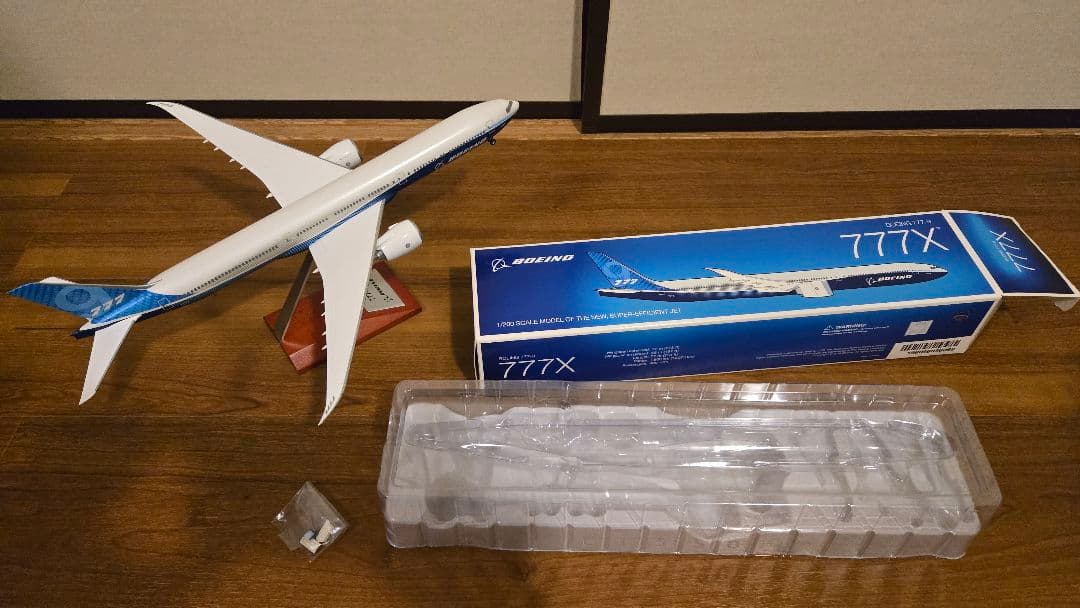 777X 777-9 1/200　ハウスカラー　ボーイング公式　模型