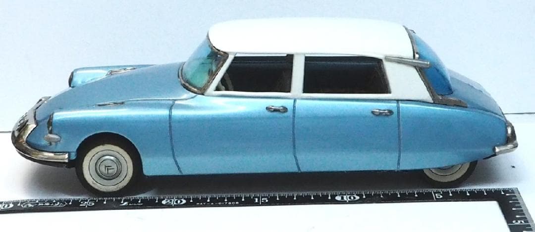 萬代屋【シトロエンDS19 大 水色】ブリキ自動車tin toy car【箱無】