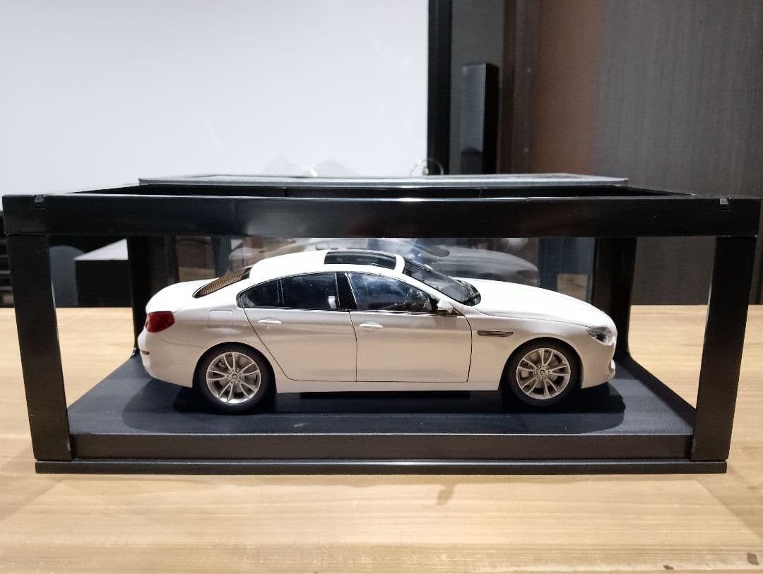 1/18  6シリーズ　グランクーペ　ディーラー品　ミニカー　ホワイト