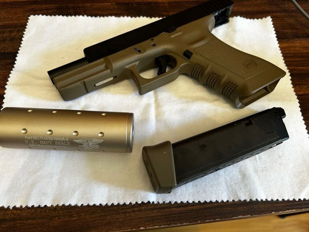 東京マルイ グロック17 gen3 カスタム　サプレッサー付き