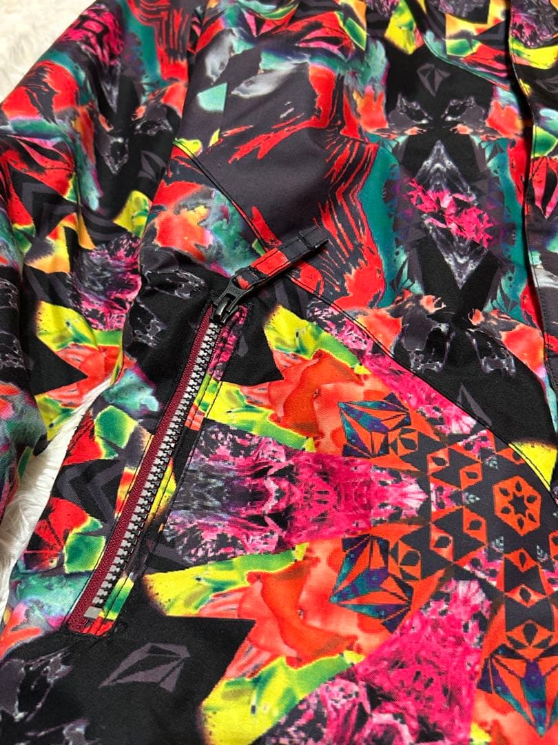 極美品VOLCOMスノーボードウェアジャケットFREE INSULATED