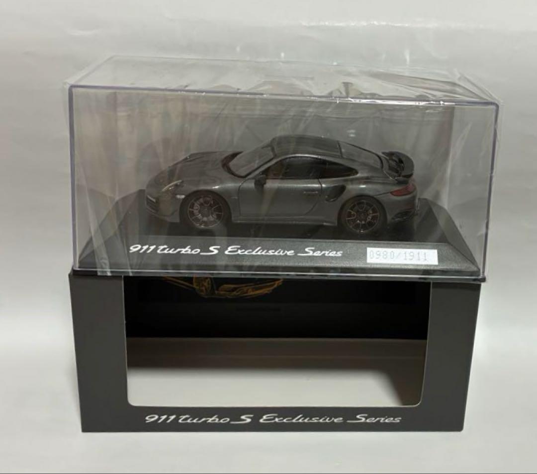 ポルシェ 911 ターボ S ミニカー（グレーメタリック）
