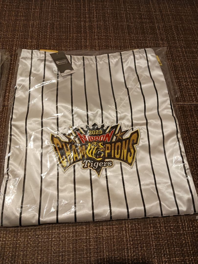 阪神タイガース　チャンピオンズ　優勝記念　バッグ