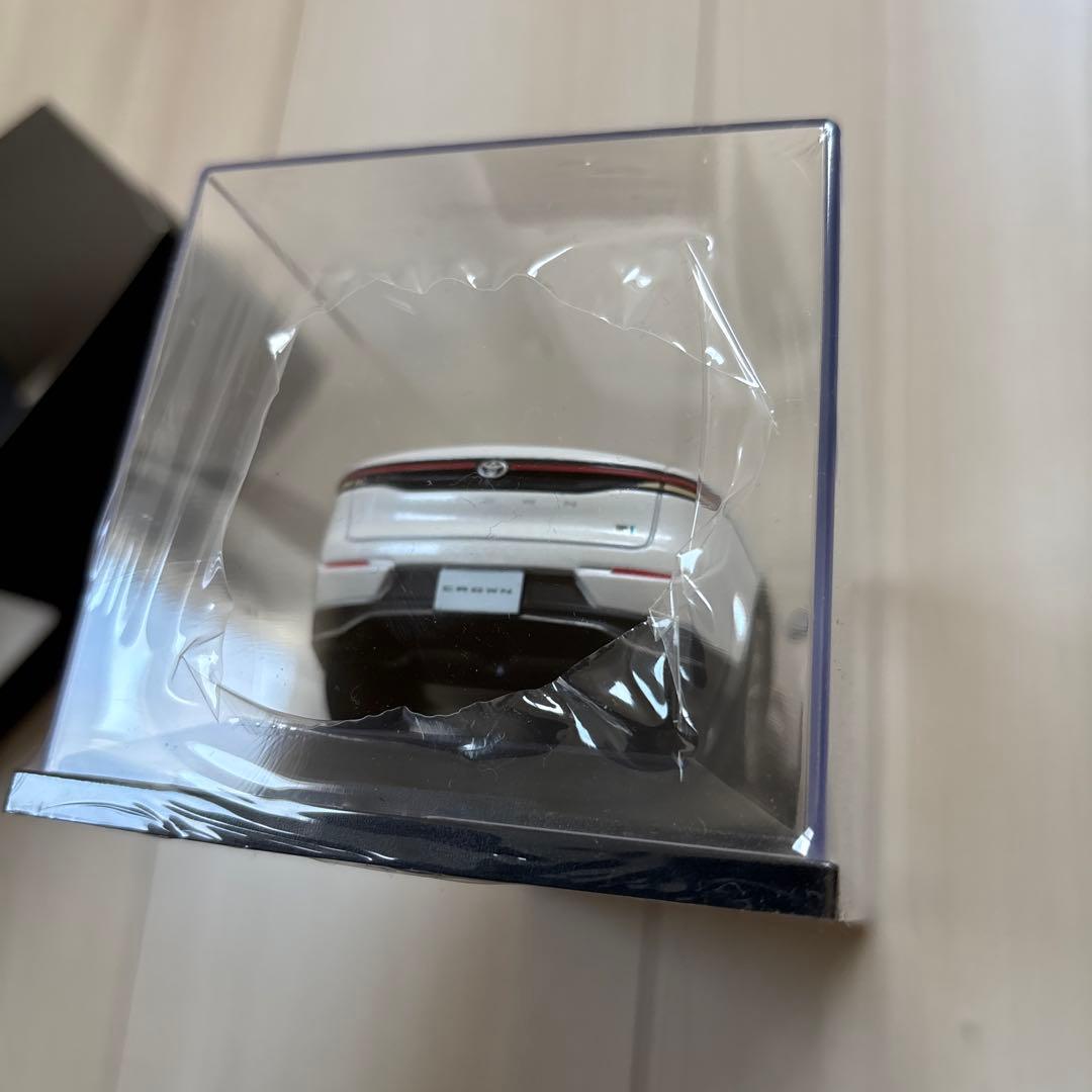 トヨタ　クラウン　クロスオーバー　非売品　模型　1/30 店頭展示用