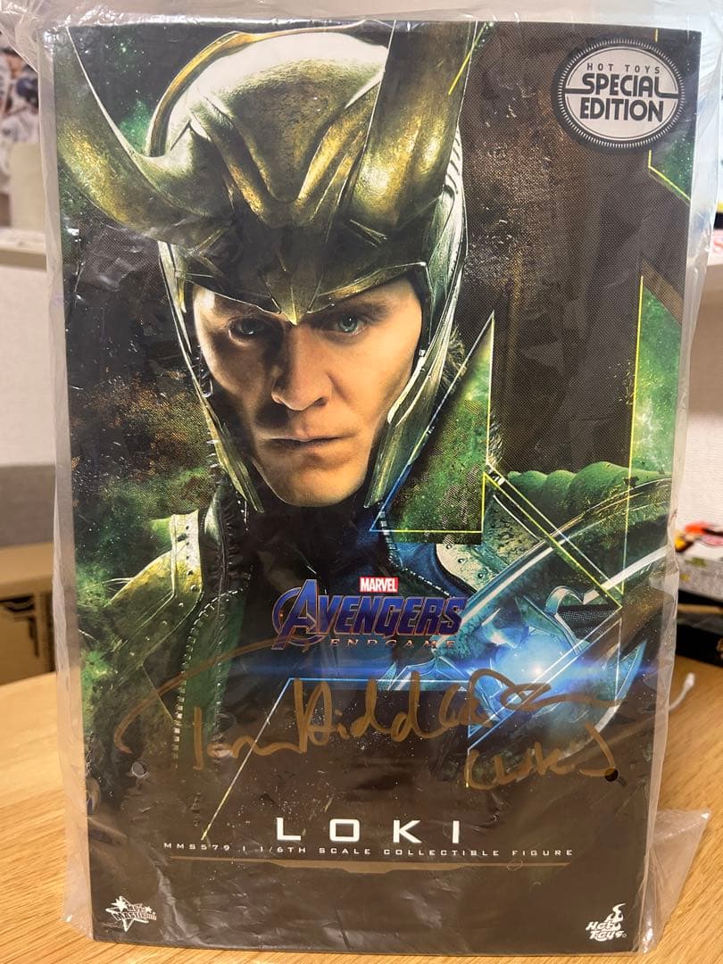 ホットトイズ　ロキ　直筆サイン入り　アベンジャーズ　エンドゲーム