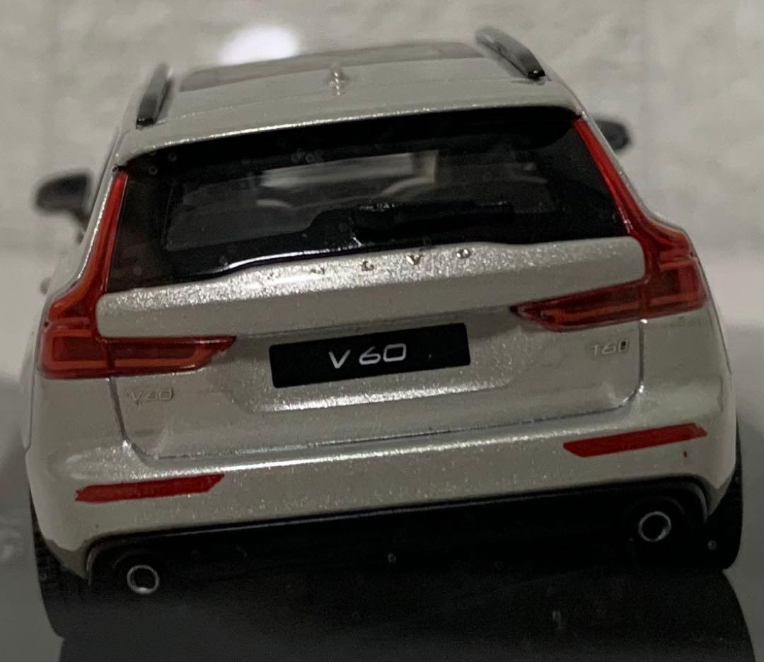 1/43 VOLVO特注 1/43 VOLVO V60 バーチライト