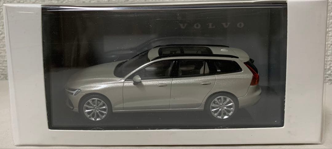 1/43 VOLVO特注 1/43 VOLVO V60 バーチライト