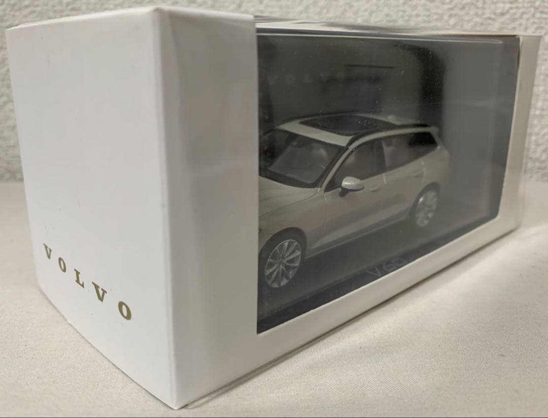 1/43 VOLVO特注 1/43 VOLVO V60 バーチライト