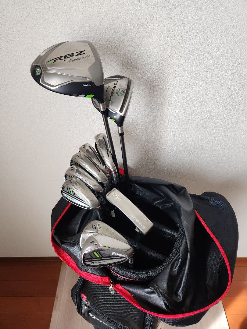 TaylorMade ゴルフクラブセット　練習用バッグ他初心者向けゴルフ用品付