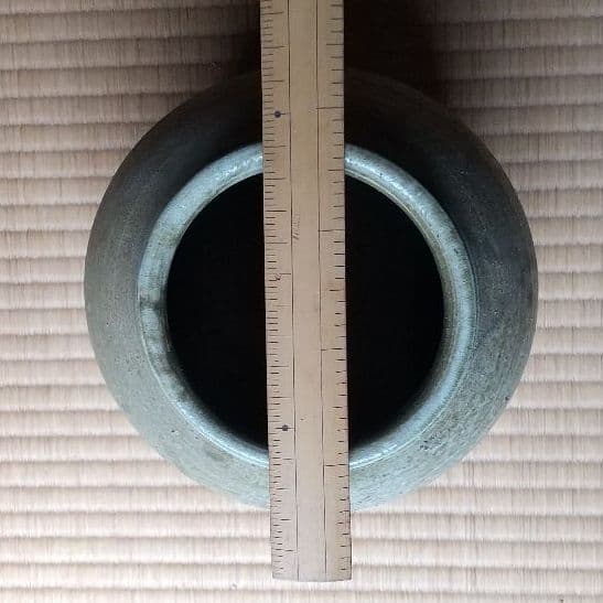 壺  (九谷焼？)