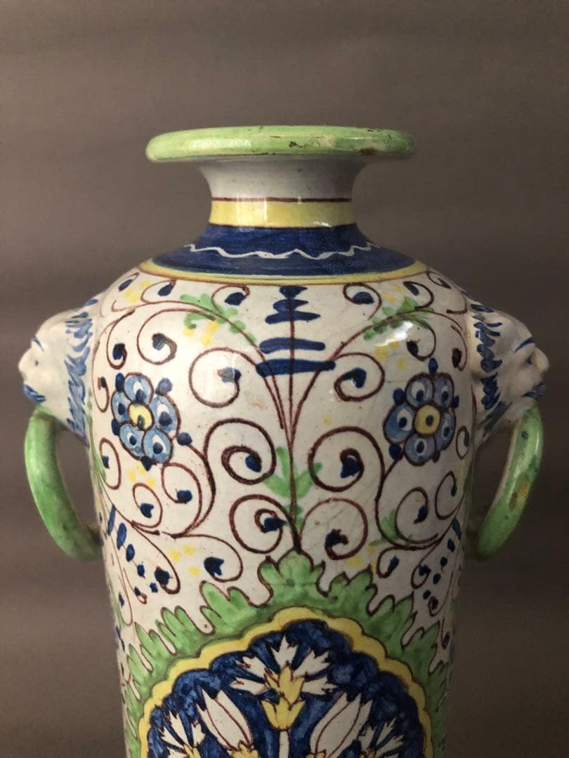 イタリア陶器　花瓶