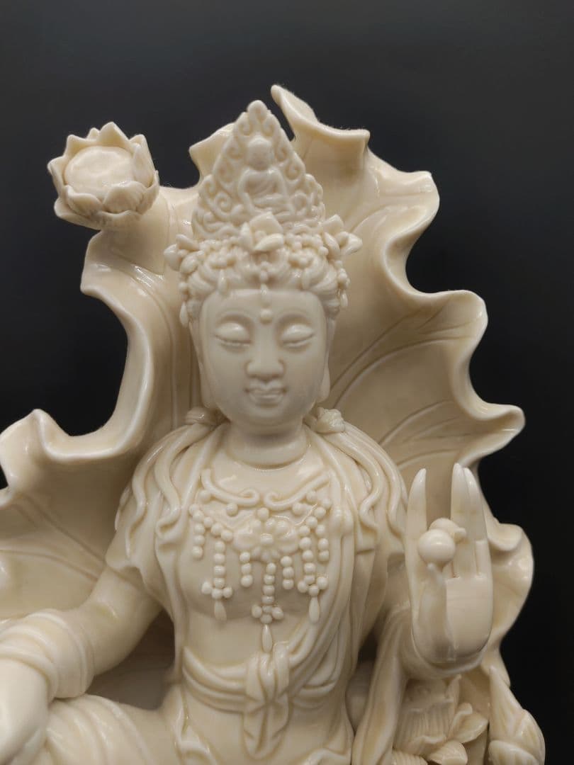 白磁觀音像 何朝宗 置物