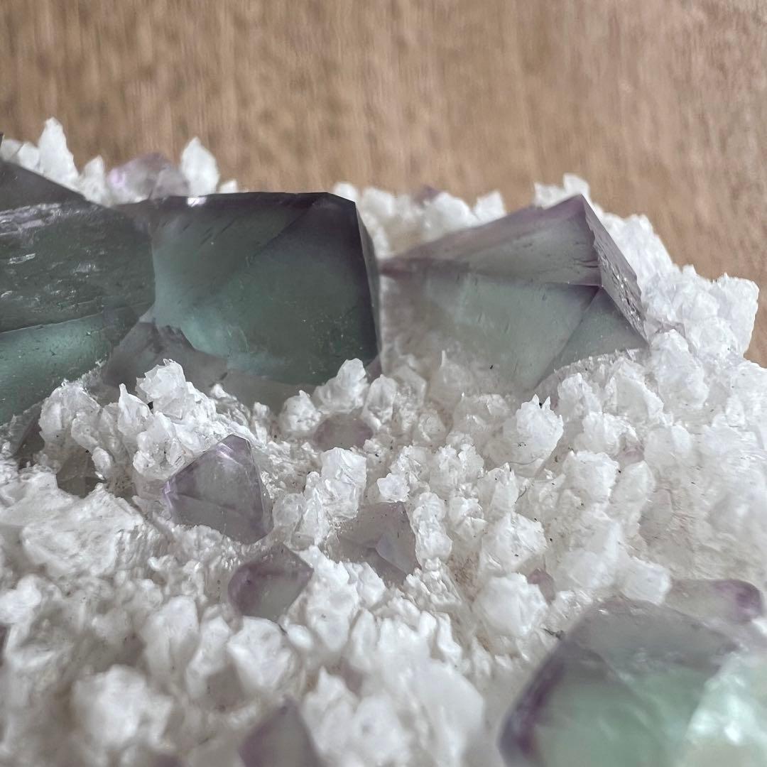 八面体 フローライト P20 水晶 共生 鉱物 標本 原石