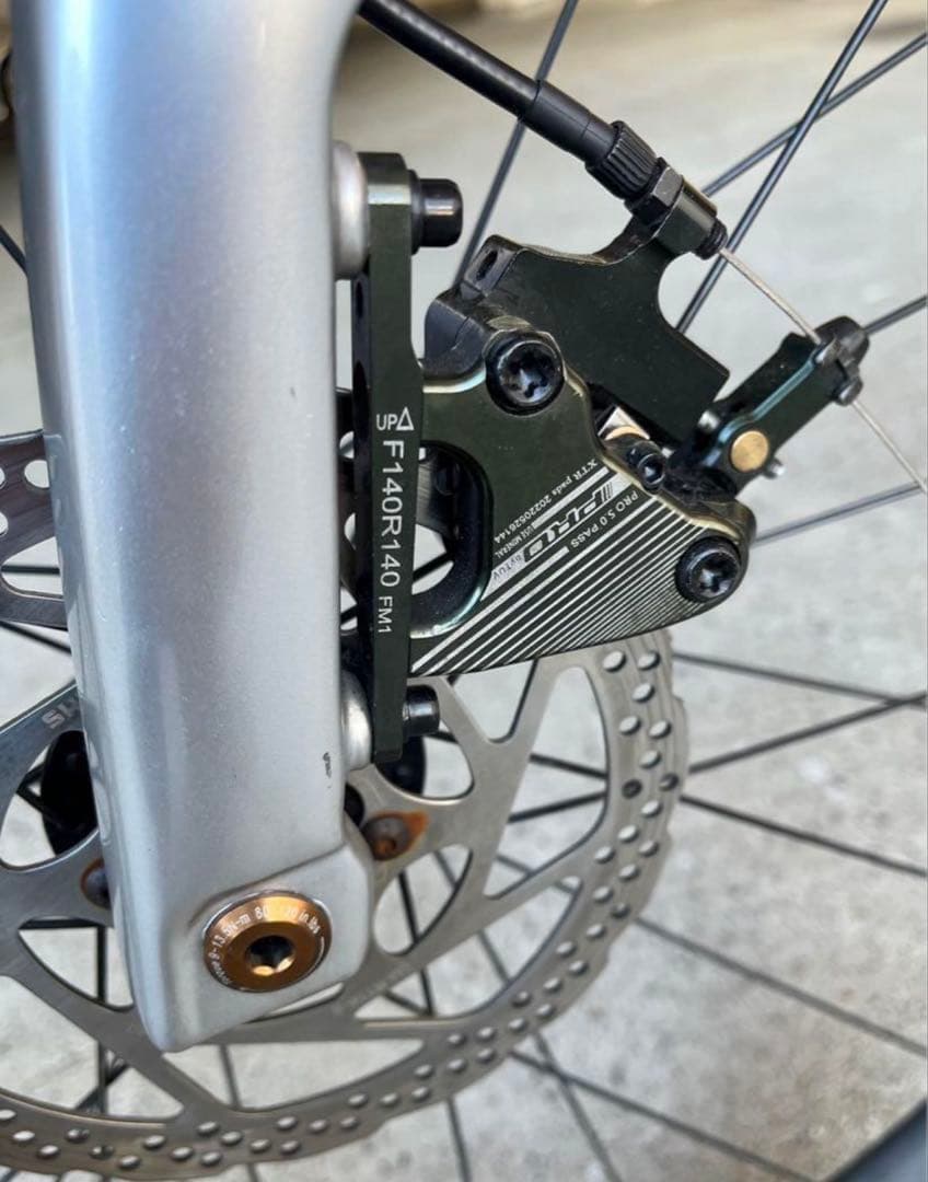 【送料込み】カーボン 電動アシスト自転車