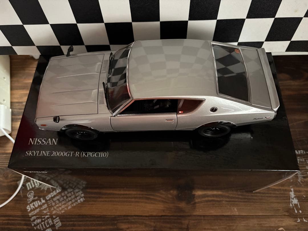 ミニカー Kyosho Nissan Skyline 2000GT-R 1/18