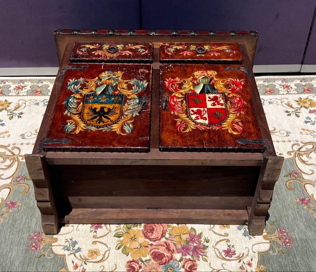 手描きの紋章付き木製タンスピールモーベル アルテサニア 作ったで スペイン