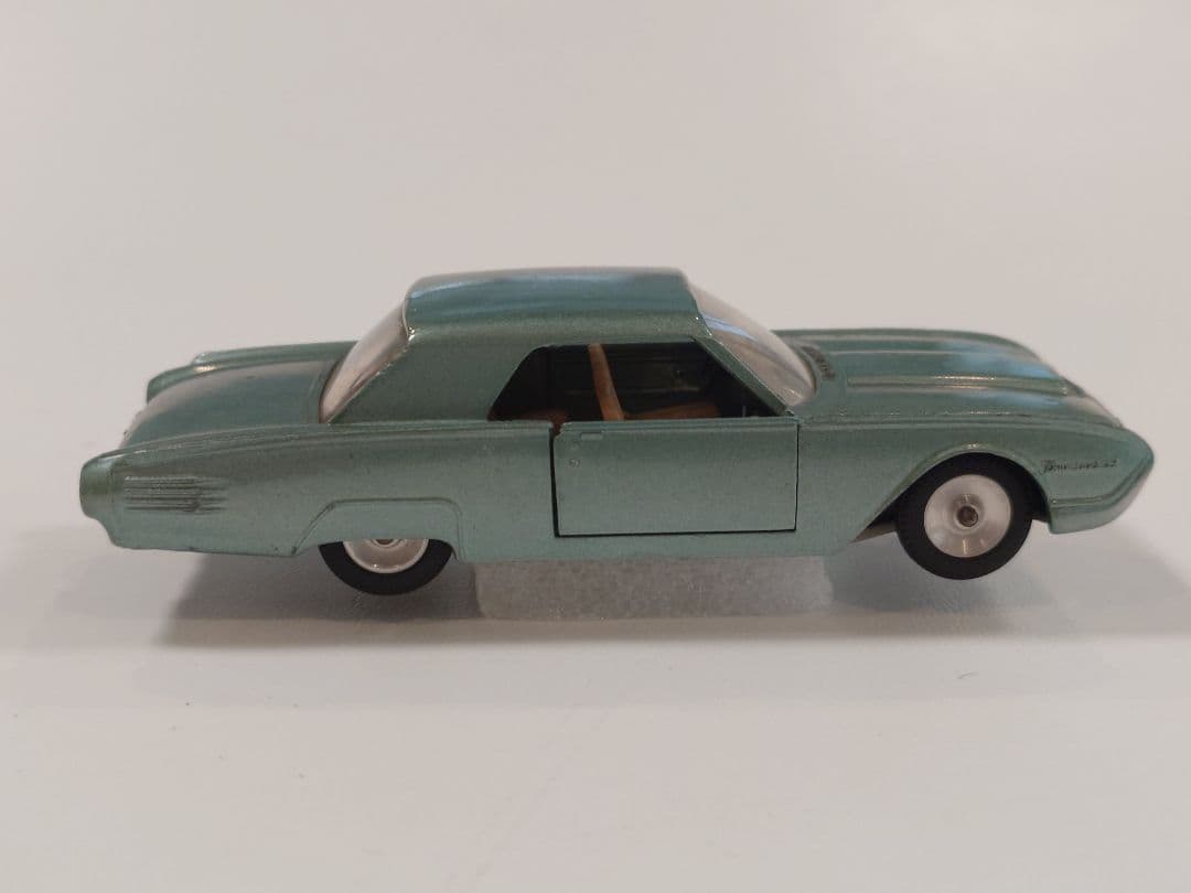 ミニカー SOLIDO REF 128 FORD THUNDERBIRD