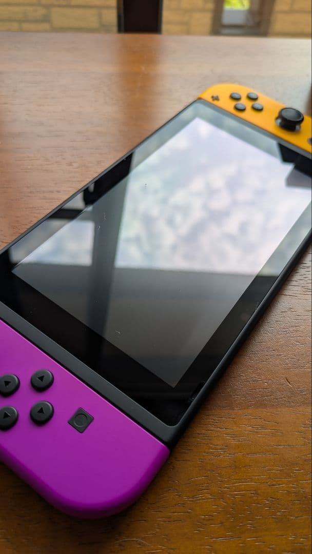 Nintendo Switch 紫とオレンジのジョイコン