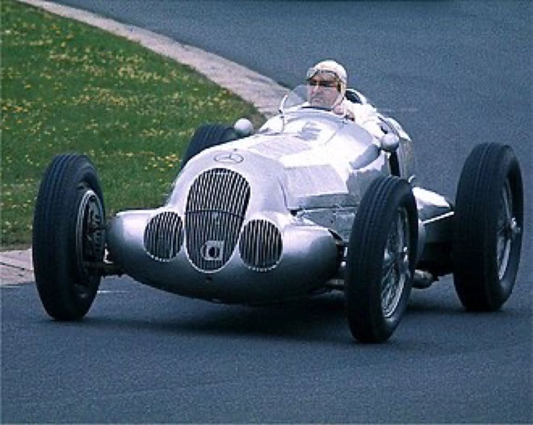 価格変更1/18 CMCメルセデス・ベンツ W125 1937年 未展示品