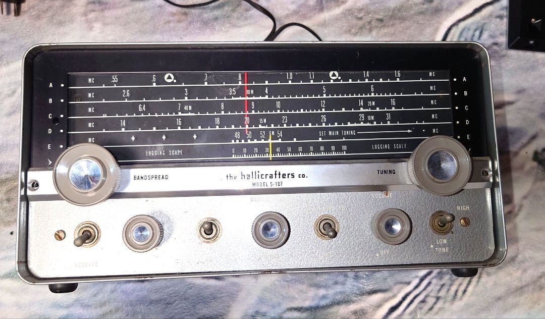 アンティーク、ハリフラクター真空管ラジオ受信機