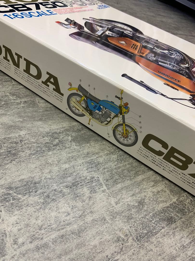 タミヤ　1/6ホンダ　ドリーム　CB750 FOUR 未組立