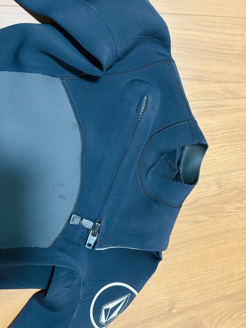 Volcom Lサイズ　ウェットスーツ