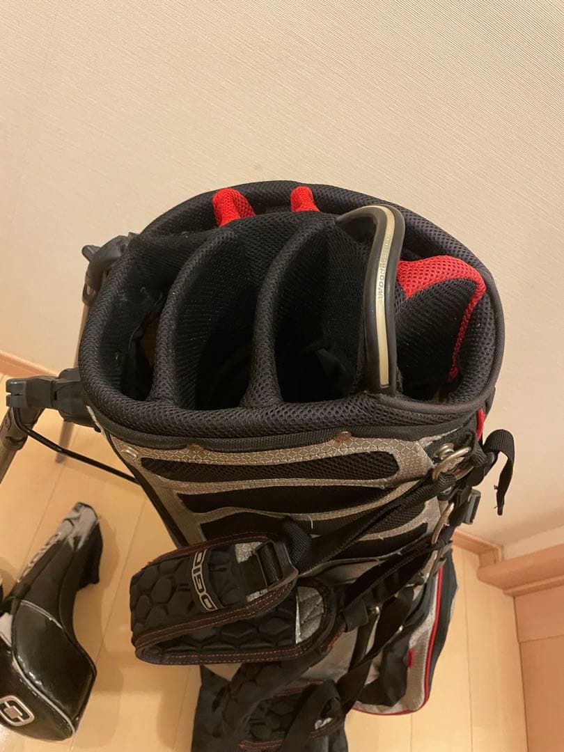 最終値下げOGIO OZONE XX スタンドキャディバッグ　ヘッドカバー4つ付