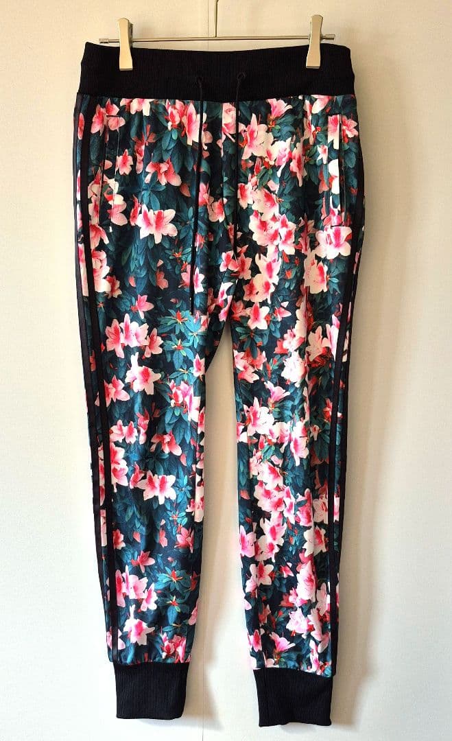 adidas 花柄 トラックジャケット &パンツ セットアップ