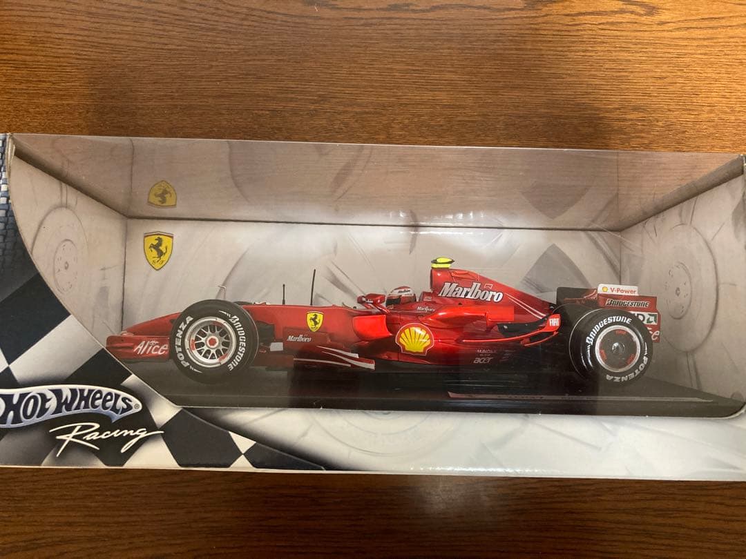 フェラーリF2007キミ・ライコネン♯6 1/18Hot Wheels