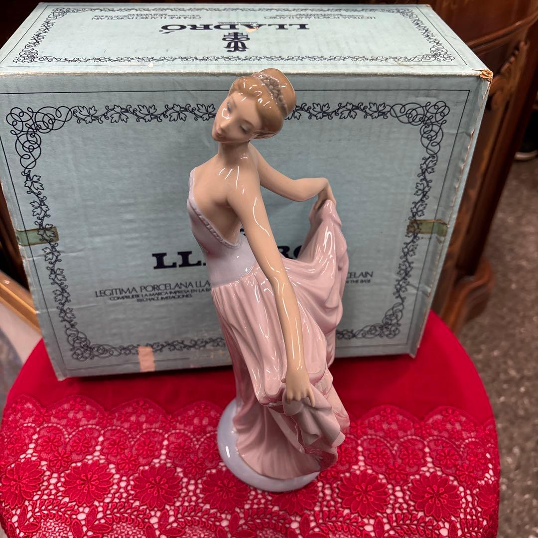 リヤドロ・ 陶器フィギュア 約25cm