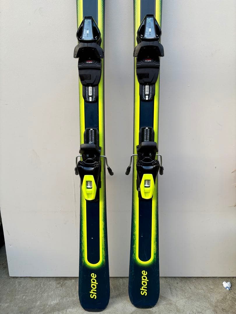 【入門板】HEAD Shape V1 160 cm カービングスキー板