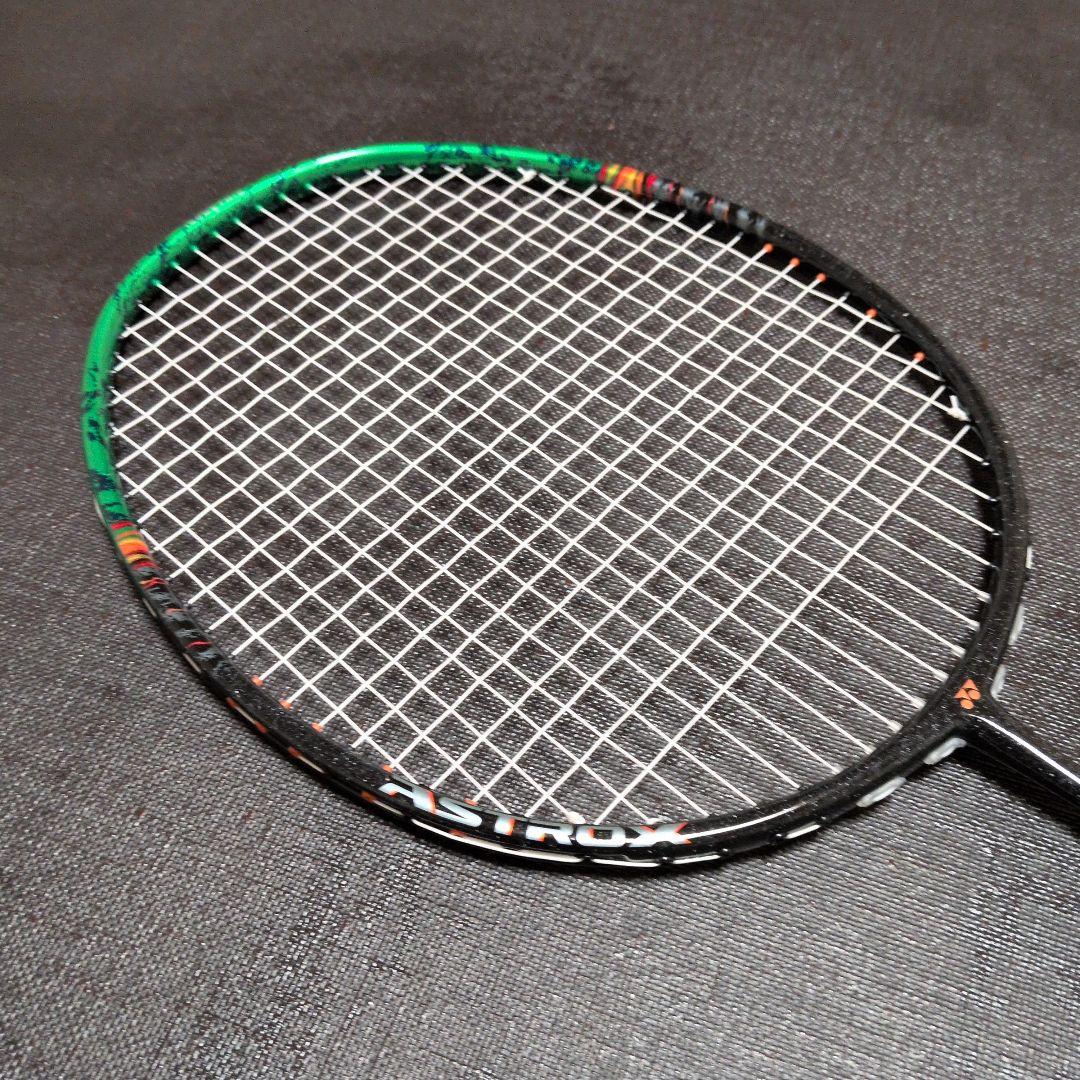 ASTROX 99プロ バドミントンラケット ケース付き