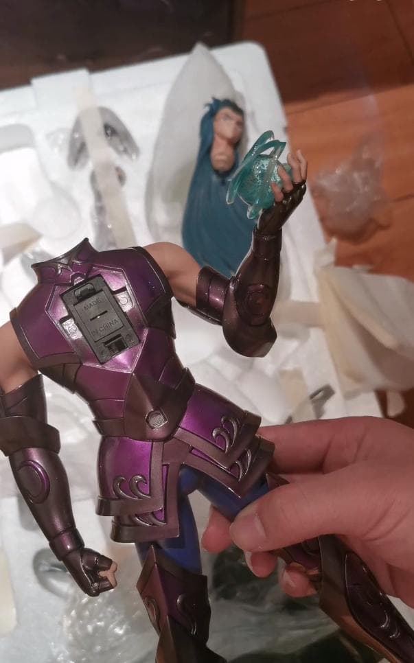 聖闘士星矢 アクエリアスカミュ（冥衣)　ガレージキット ガレキ スタチュー1/6