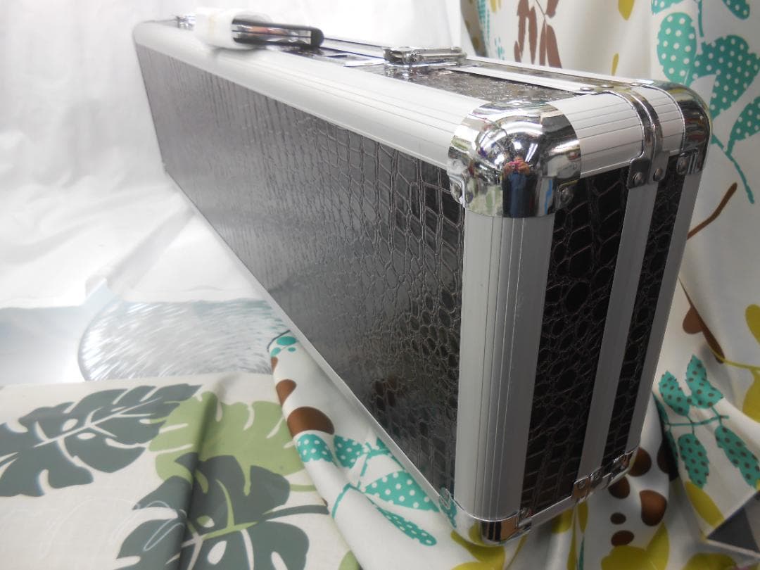 新品未使用(送料無料)13.450円　沖縄三線専用　アルミ縁ハードケース