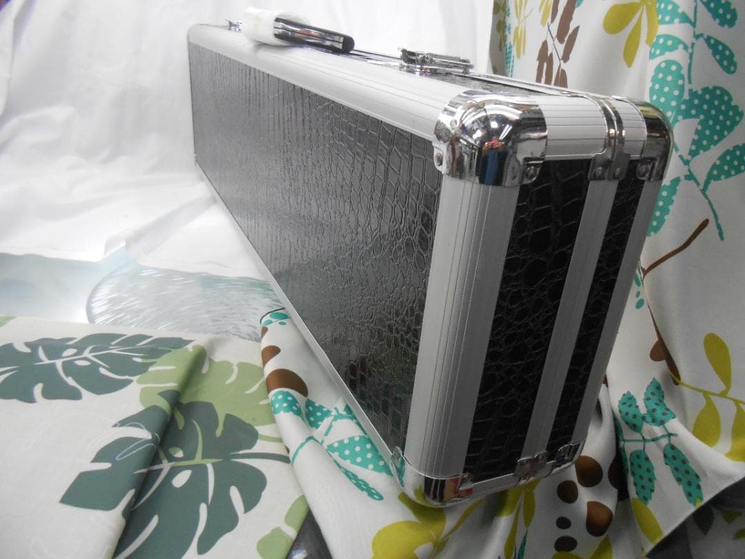 新品未使用(送料無料)13.450円　沖縄三線専用　アルミ縁ハードケース