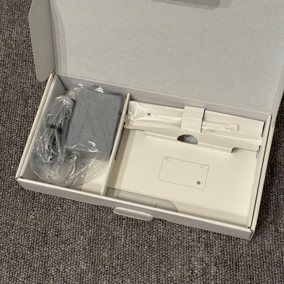 【極美品】ニンテンドーDSi ホワイト 箱付き ③