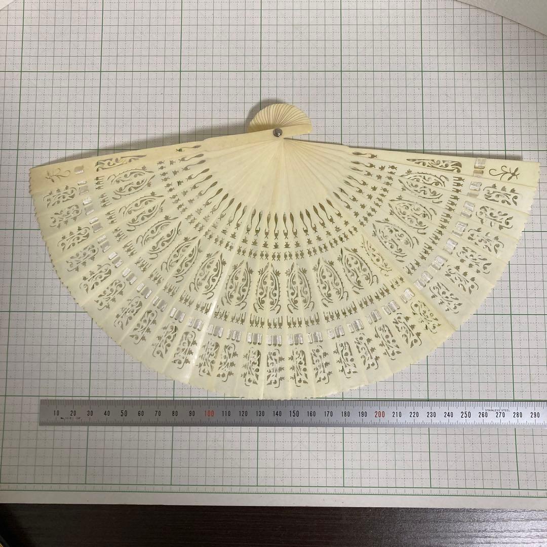アンティーク　扇子　天然素材　彫刻